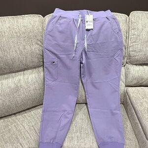 FIGS Women’s Lavender Dew Scrub Set — Size L